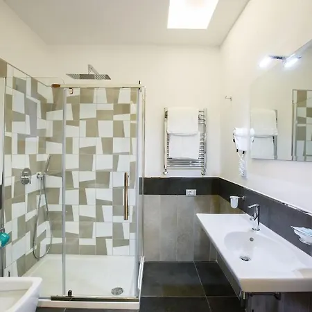 De Vivo Realty - Orange Suites Sorrento 4*