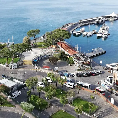 Guest house De Vivo Realty - Orange Suites Sorrento