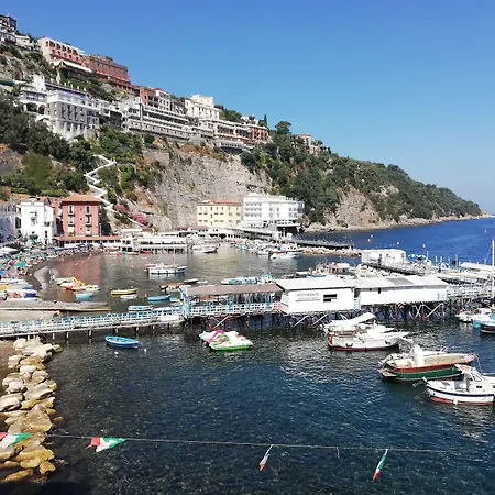 Guest house De Vivo Realty - Orange Suites Sorrento 4*