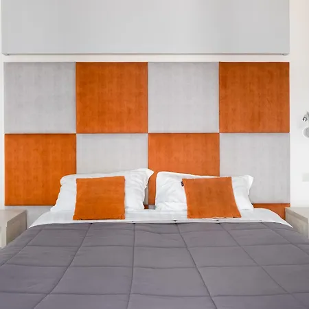 Orange - De Vivo Realty 4*