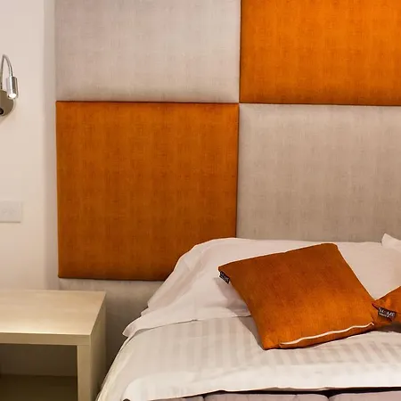 De Vivo Realty - Orange Suites Sorrento