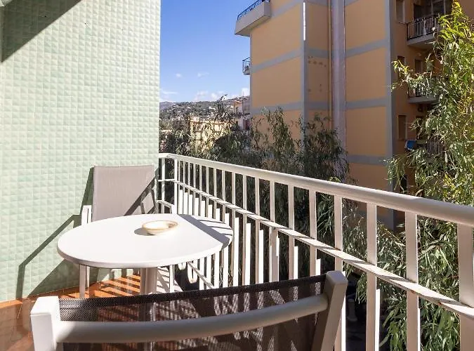 Orange - De Vivo Realty Penzion