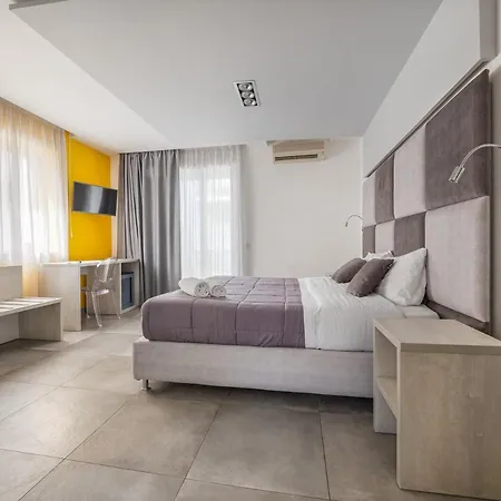 Orange - De Vivo Realty Pensión