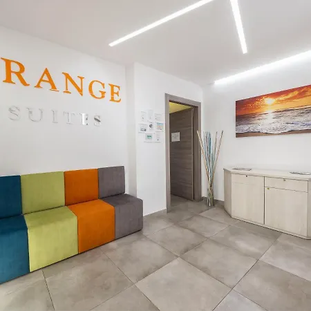 Orange - De Vivo Realty Pensión 2*