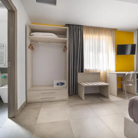 Pensión Orange - De Vivo Realty