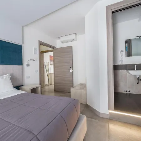Pensión Orange - De Vivo Realty 2*